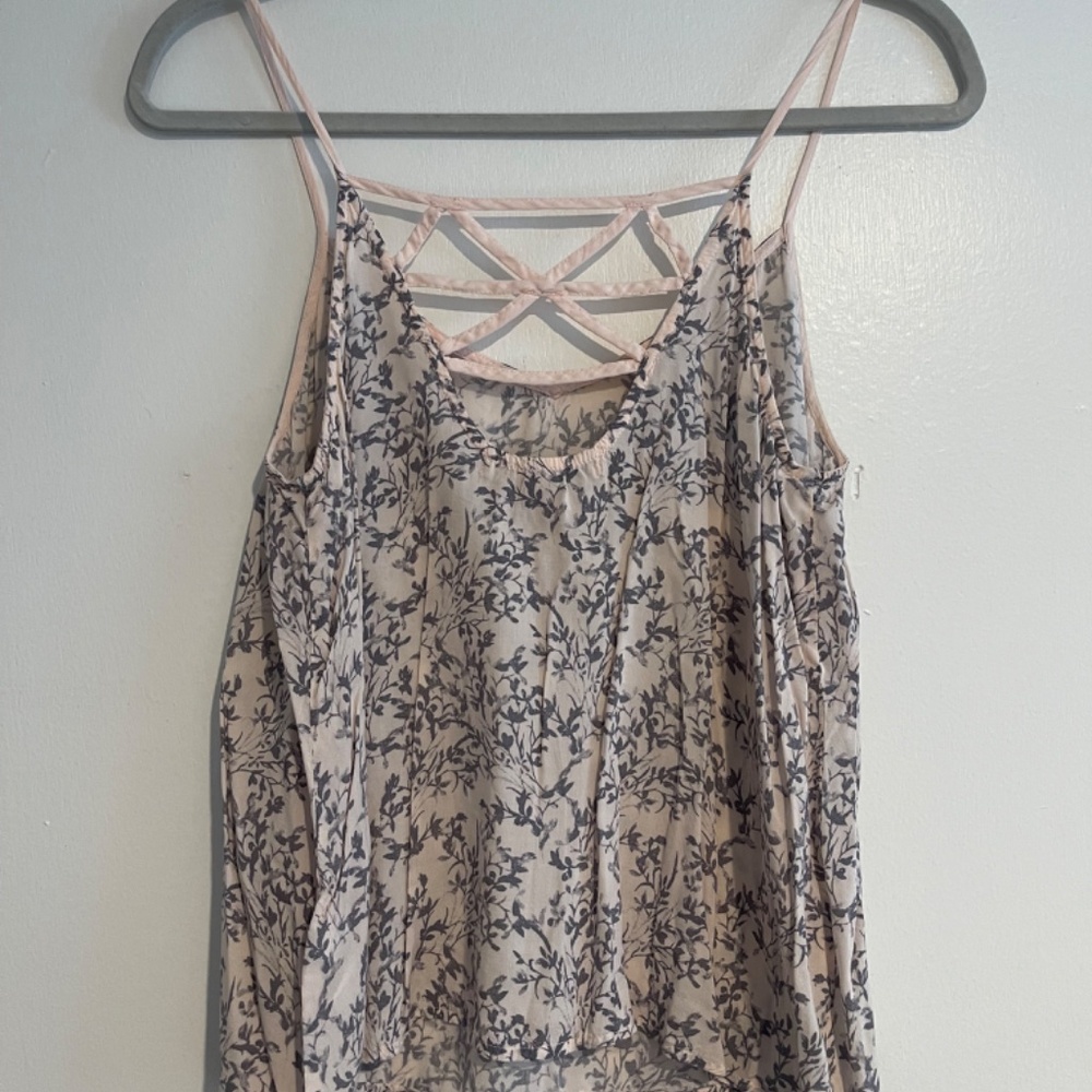 Flowy Tank Top - Picture 2 of 3